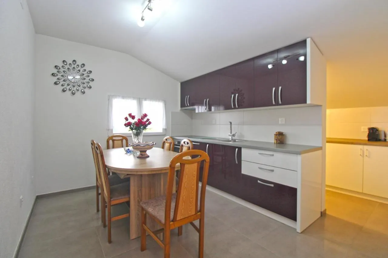 Apartment Oliva 2211 普拉