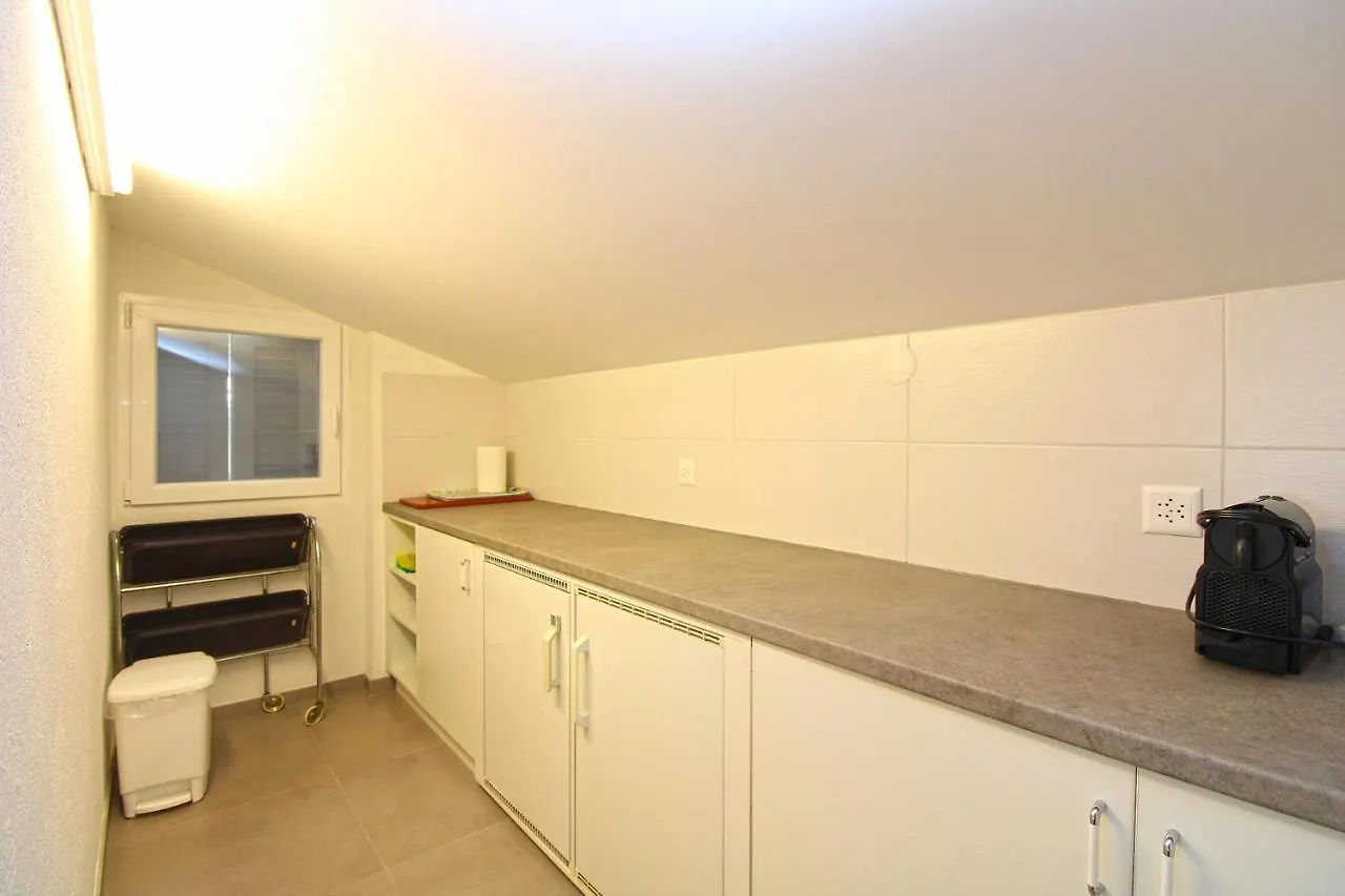 Apartment Oliva 2211 普拉 克罗地亚