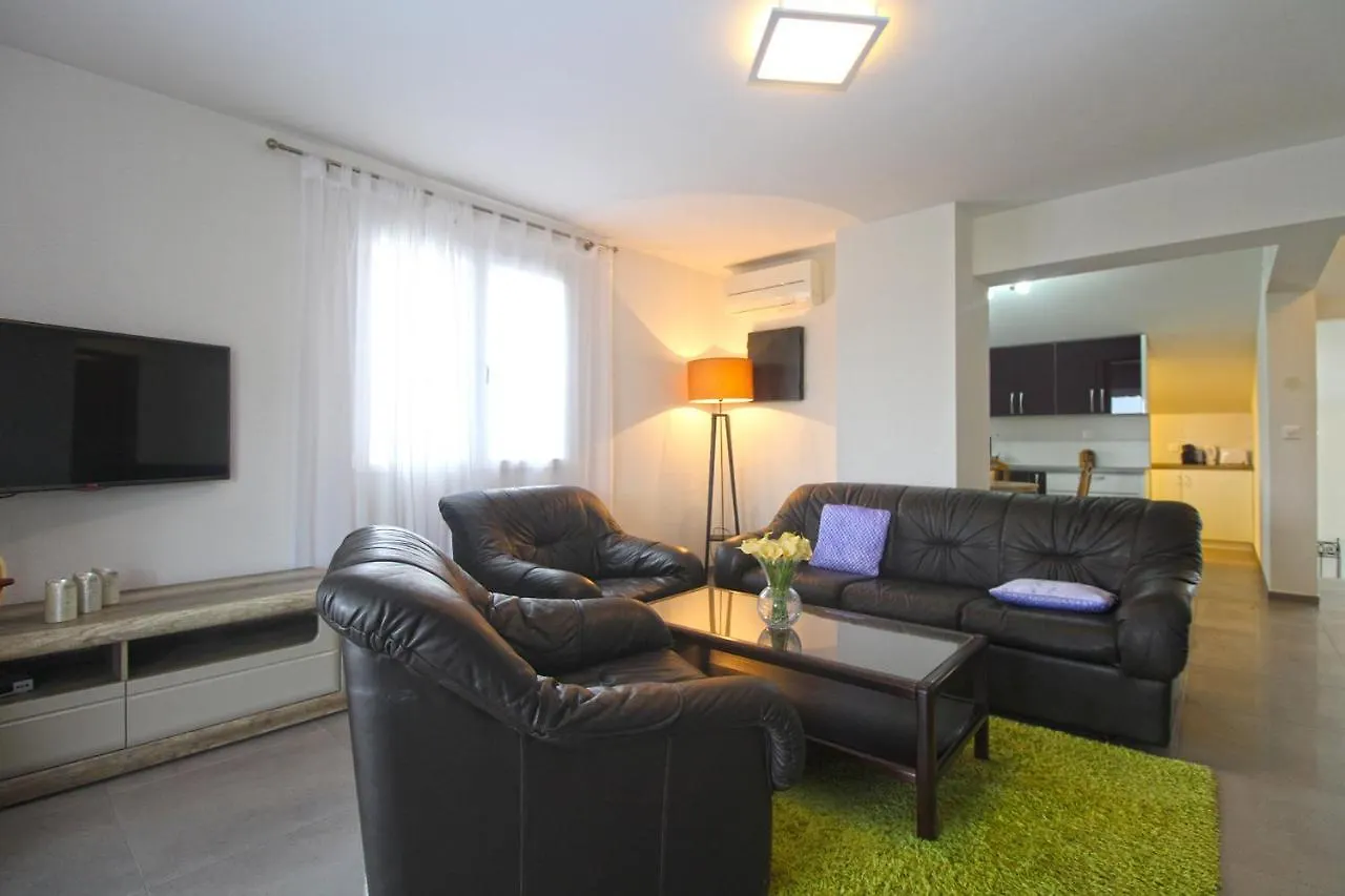 Apartment Oliva 2211 普拉